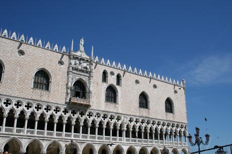 Fassade des palazzo ducale venedig foto