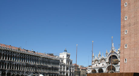 Panorama blick auf markusplatz in venedig foto