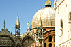 Teilweise Blick Auf Die Basilika San Marco In Venedig