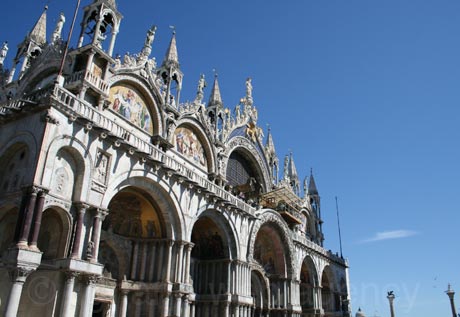 Basilica di san marco venezia vista laterale foto