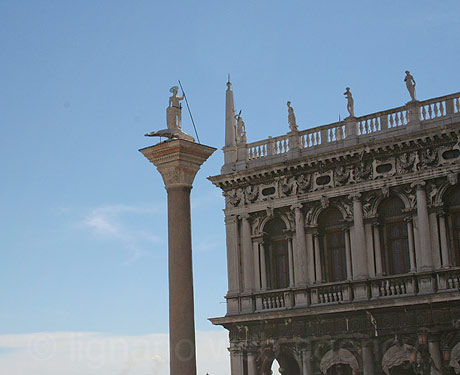 архитектура площади СвМарка в Венеции фото